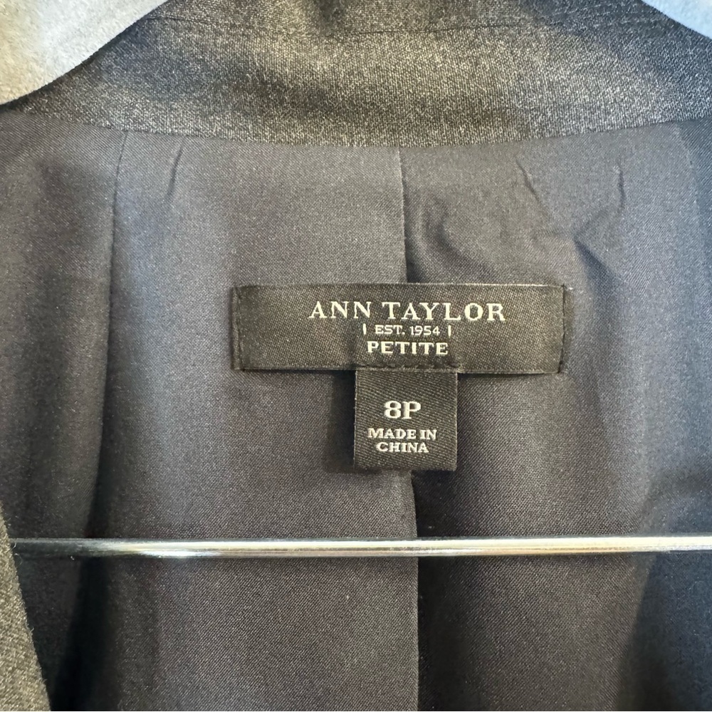Ann Taylor Dark Grey Button-Up Blazer Size 8 Petite - Picture 2 of 6